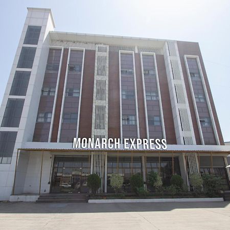 Monarch Express Chakan Hotel Ngoại thất bức ảnh
