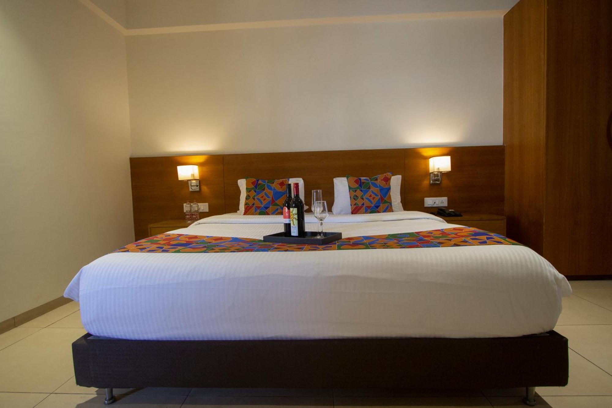 Monarch Express Chakan Hotel Ngoại thất bức ảnh
