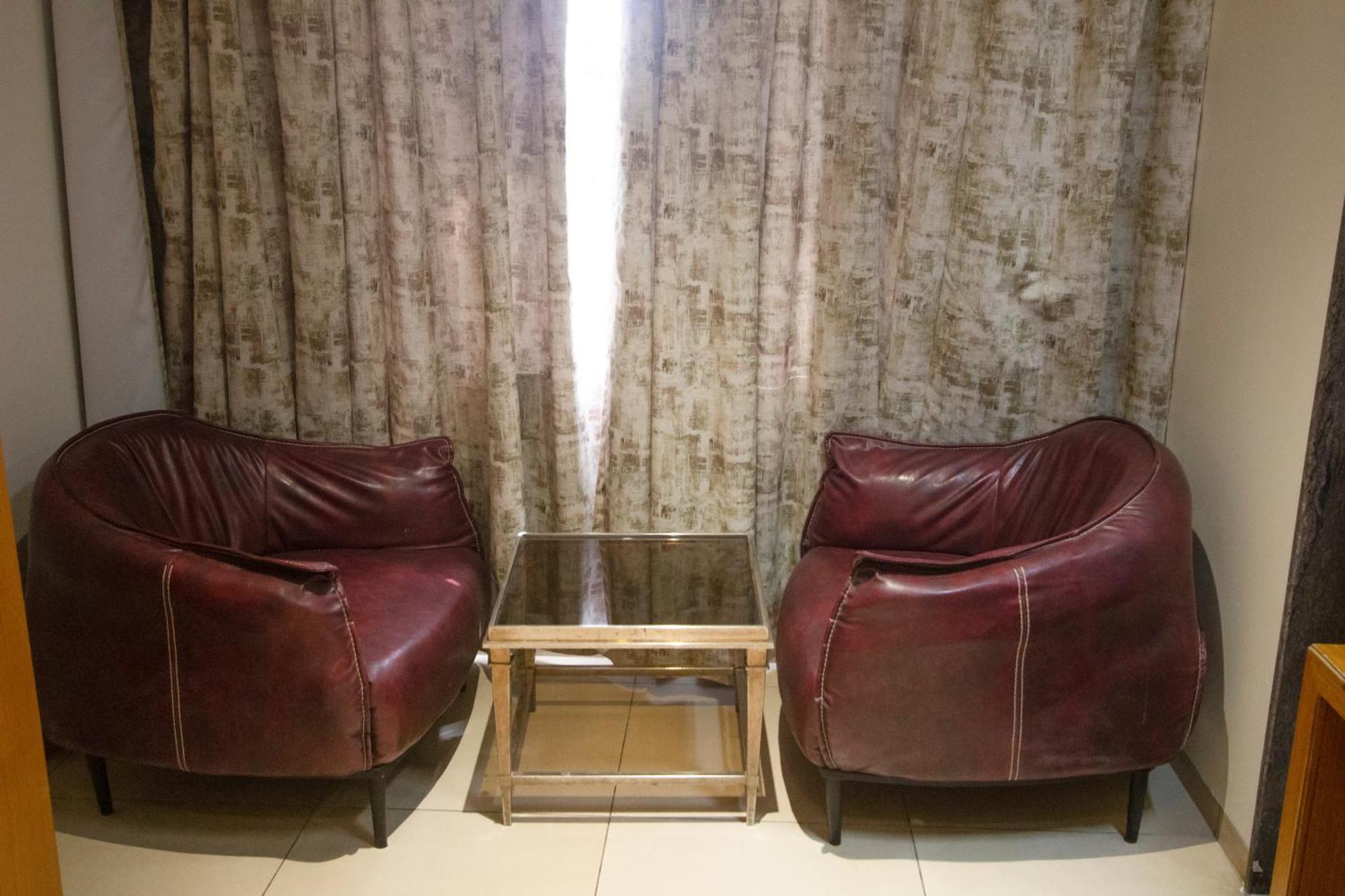 Monarch Express Chakan Hotel Ngoại thất bức ảnh