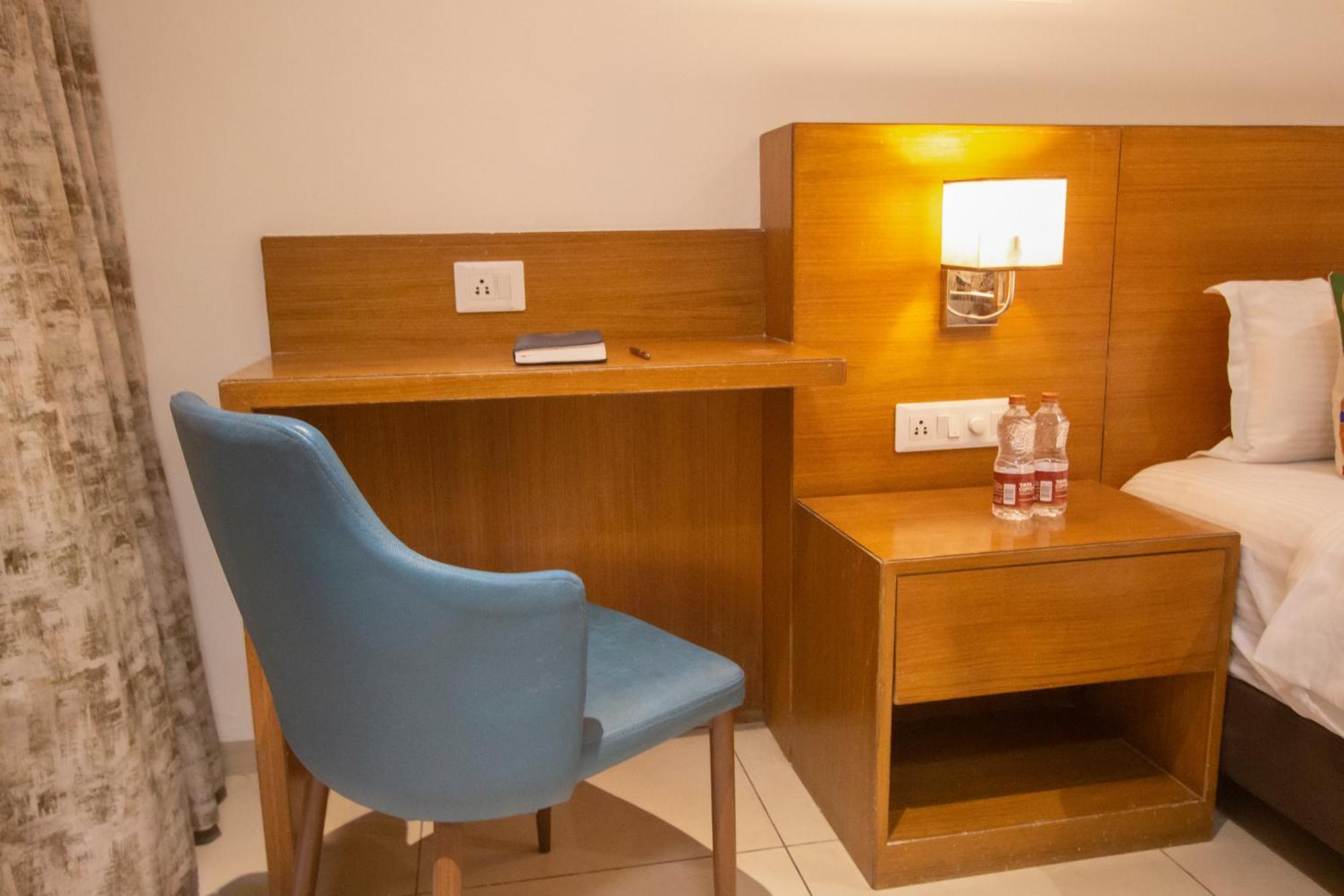 Monarch Express Chakan Hotel Ngoại thất bức ảnh
