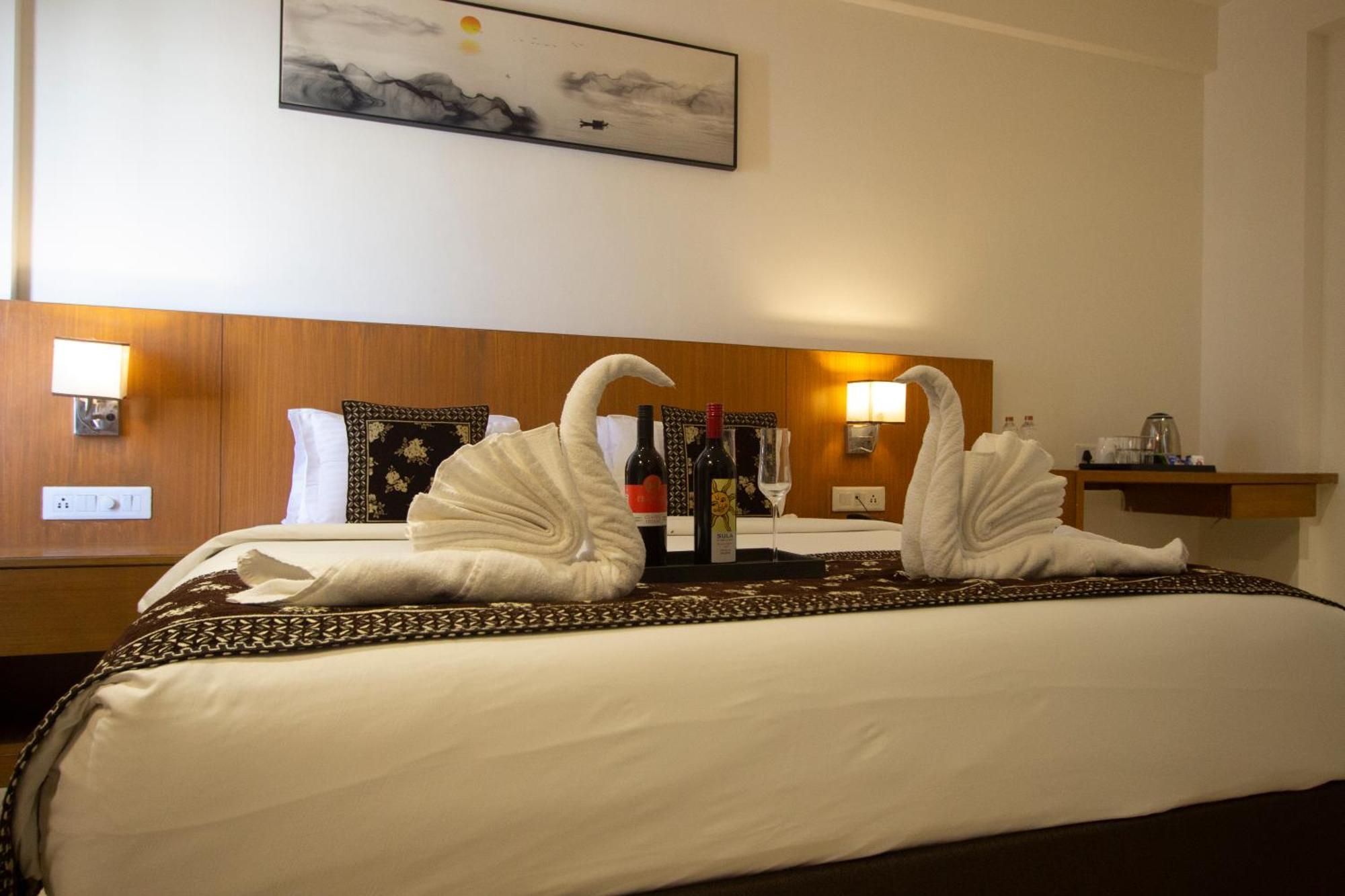 Monarch Express Chakan Hotel Ngoại thất bức ảnh