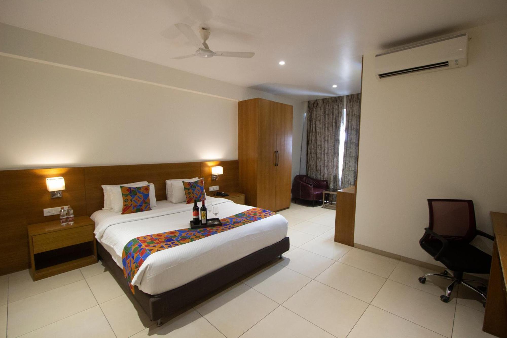 Monarch Express Chakan Hotel Ngoại thất bức ảnh